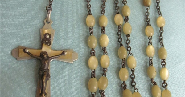 ROSARY RELIGIOUS ITEM COLLECTION